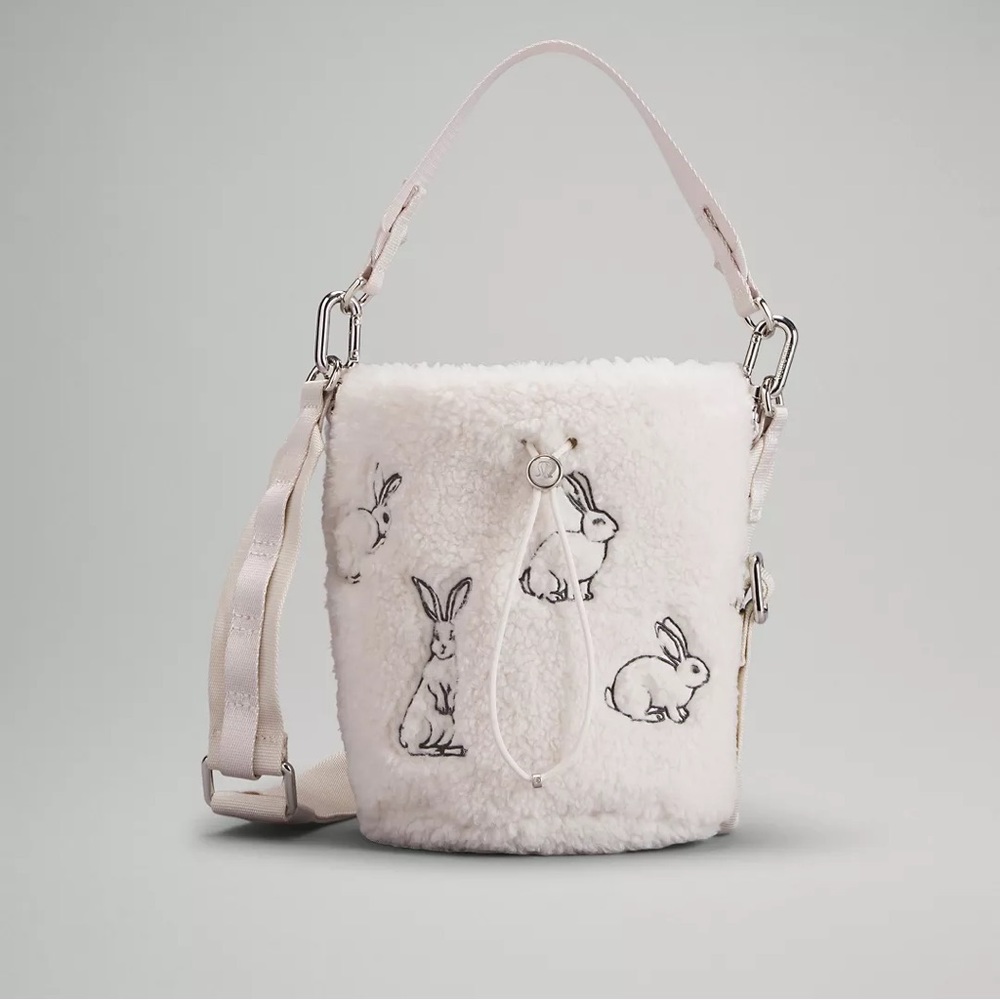 🦄 🐇 Rare 🐇🦄 Lululemon New Year Rabbit Bucket Crossbody Bag